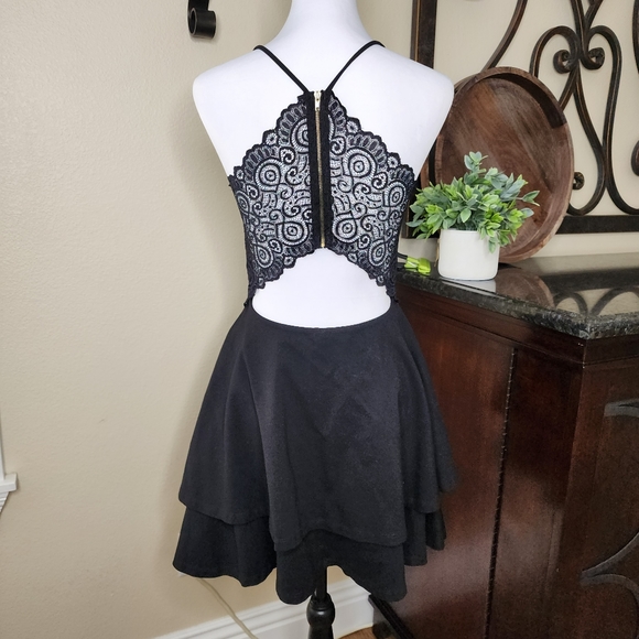 WINDSOR Fit and flare mini dress, size Large - Picture 5 of 7